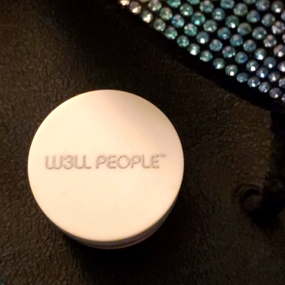 W3LL People Mini Bio Bronzer powder in Natural Tan‎